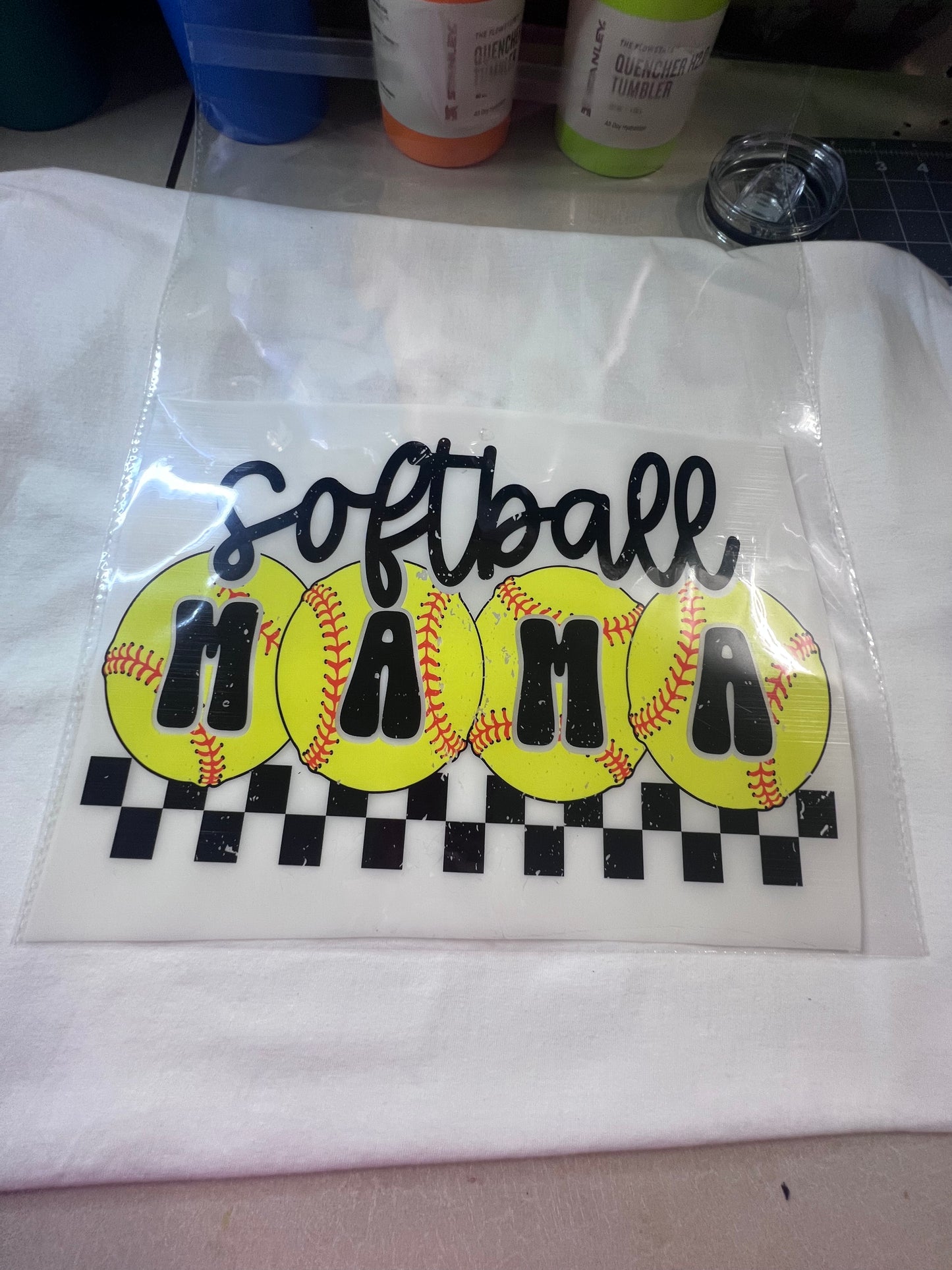 SOFTBALL MAMA check